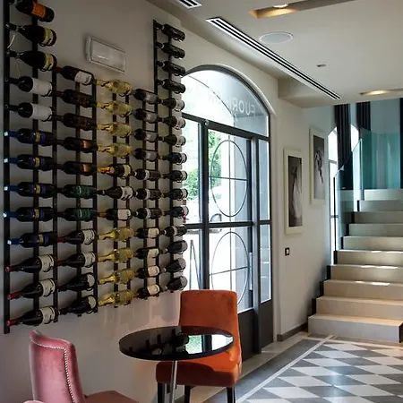 Πανσιόν Fuori Porta House 2*